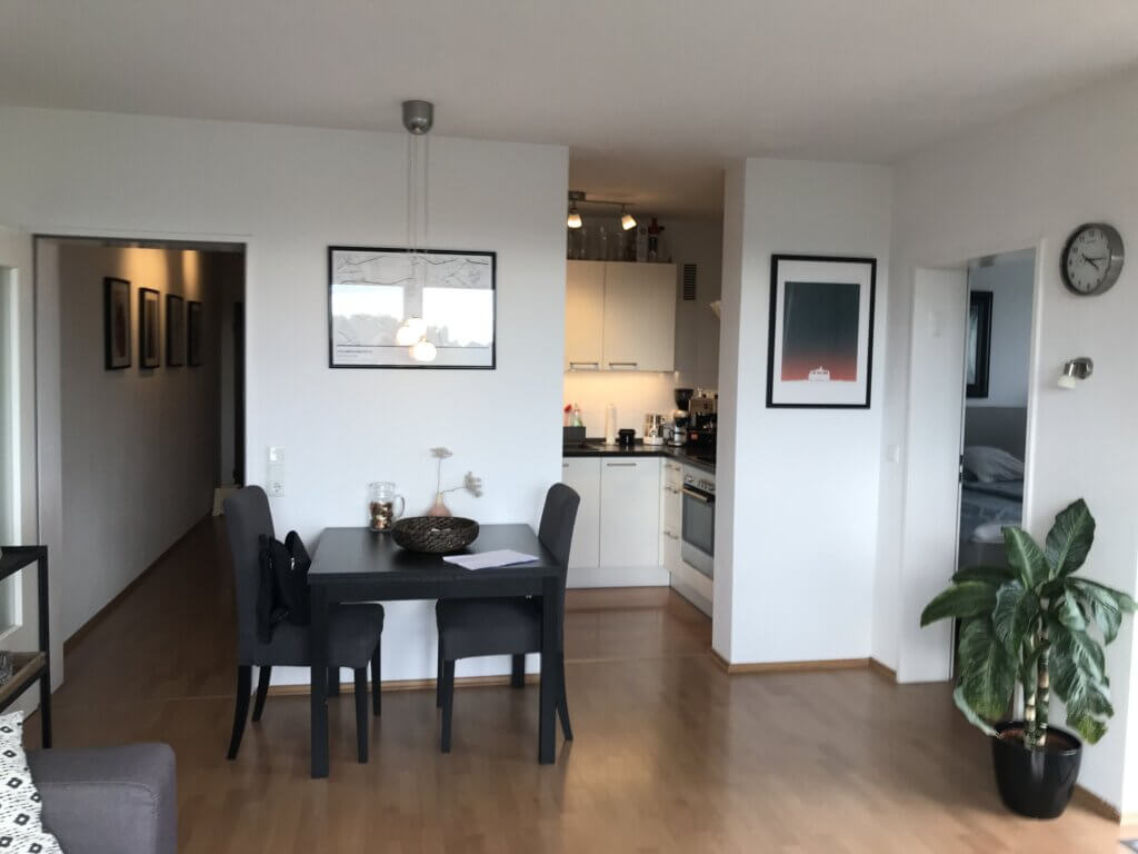 Die Landeshauptstadt von NRW ist ein beliebter Lebensmittelpunkt. Umso schwerer ist es, eine vernünftige Wohnung zu finden und den Zuschlag zu bekommen. Wir unterstützen deutsche und ausländische Fachkräfte bei der erfolgreichen Wohnungssuche - seit über 20 Jahren! ANDERS CONSULTING Relocation Service Düsseldorf