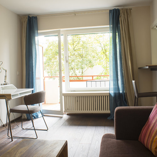 Wenn Sie als Expat oder Fachkraft aus dem Ausland nach München kommen, geht es meistens mit Wohnen auf Zeit los. Wenn Sie danach eine unbefristete Mietimmobilie suchen, dann bieten wir einen professionellen Service dafür an. In den letzten 20 Jahren haben wir für jeden unserer Kunden eine passende Wohnung oder ein Haus gefunden! ANDERS CONSULTING Relocation Service München