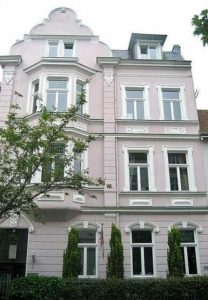 Das Kreuzviertel zählt zu den begehrtesten Wohnlagen in Münster, ist stadtzentral und mit alle Annehmlichkeiten, Schulen, Kindergärten in unmittelbarer Nachbarschaft. ANDERS CONSULTING Relocation Service Münster
