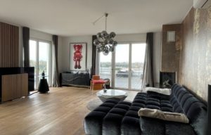 Exklusive Lage mit Rheinblick von der 84 Quadrathmeter grossen Dachterrasse. ANDERS CONSULTING Relocation Service Düsseldorf