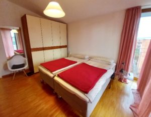 Additional there are 3 bedrooms, 2 bathrooms, 1 room for storage/washing machine, 1 cellar, one car port place and a share bicycle cellar. ANDERS CONSULTING Relocation Service Berlin