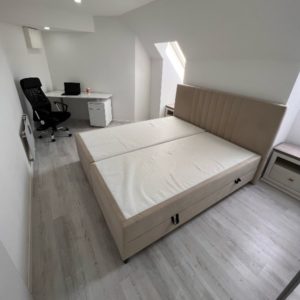 Hochwertige 3-Zimmer Wohnung mit Balkon in begehrter Wohnlage! Zimmer: 3 Etage: 3.OG Wohnfläche: ca.87m² Monatsmiete: 2900€ /mtl. Nebenkosten: 300€ /mtl. Wohnungstyp: Altbau, hochwertig saniert